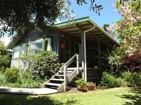 4 Proctor Road, Poroti