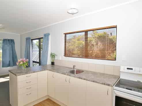 2 College Place, Poike