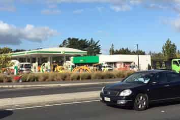 BP Service Centre and Hamilton Adventure Park