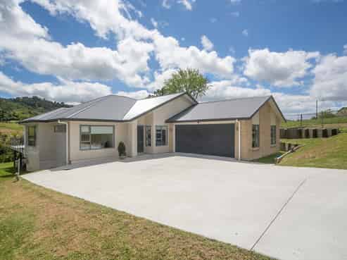 18 Crabb Fields Lane, Riverhead