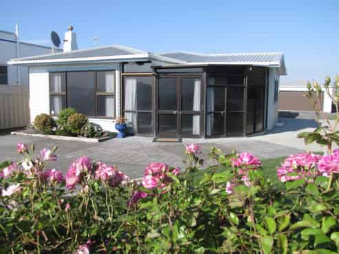 71 The Esplanade, Westshore