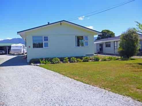 380 Abel Tasman Drive, Motupipi