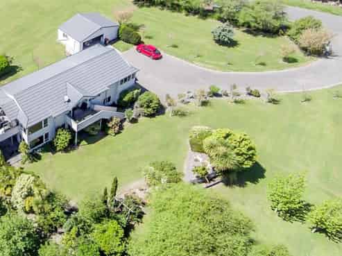 495 Lawn Road, Clive