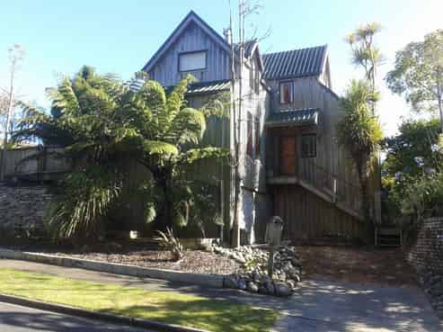 9 Lindaver Grove, Merrilands