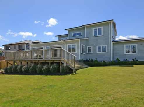 14 Ronald Scott Grove, Riverstone Terraces