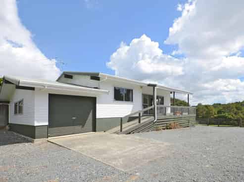 65 Main Road, Kauri