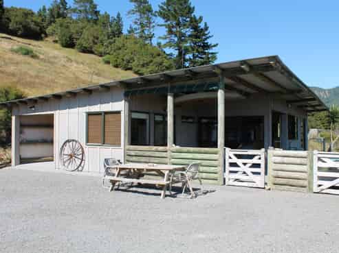 295 Puketui Valley Road, Hikuai