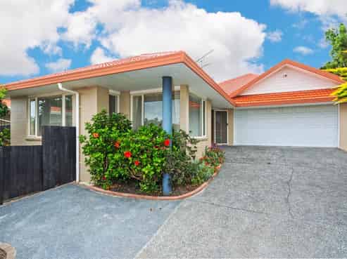 27 Gillett Place, Botany Downs