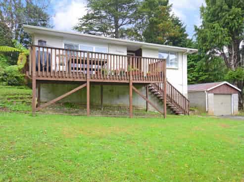 1A Wyndham Road, Pinehaven