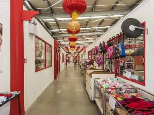 CHOOSE YOUR CHINATOWN SHOP