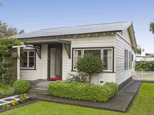 6 York Street, Moera