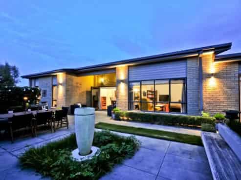 10 Farleigh Close, Huntington