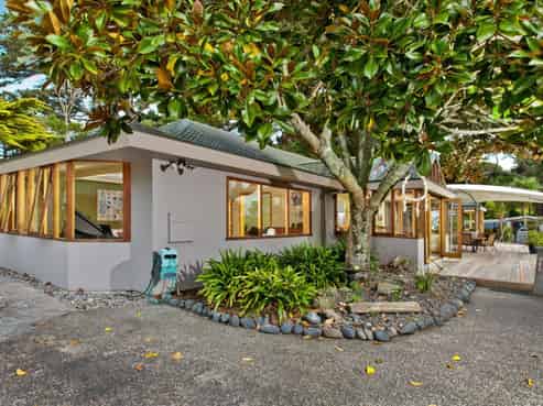 35 Vaughans Road, Okura