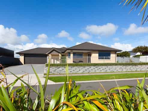 6 Saint Andrews Parkway, Waiwhakaiho