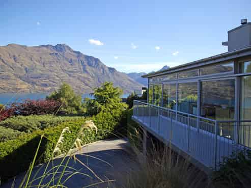 6 Whitbourn Place, Fernhill/Sunshine Bay