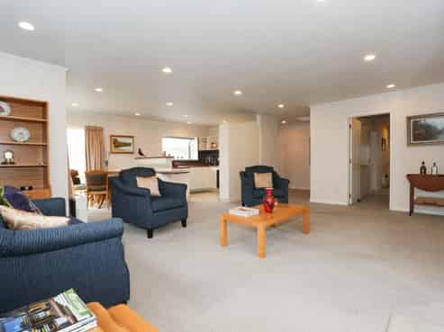 6/201 Orchard Road, Camberley