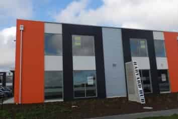 Office, showroom or distribution - For Lease