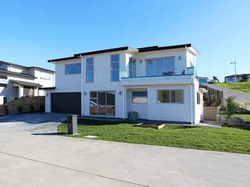 3 Carex Way, Long Bay