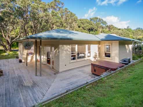 379 Motutara Road, Muriwai