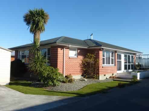 135 Trevors Road, Hampstead