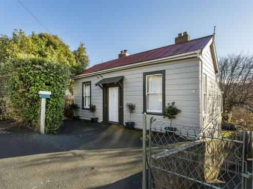 16 Meadow Street, Mornington