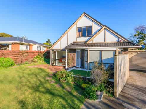 2/14 Galloway Crescent, Farm Cove