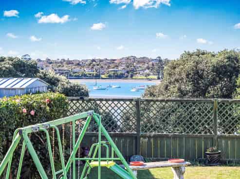 25 Armein Road, Panmure