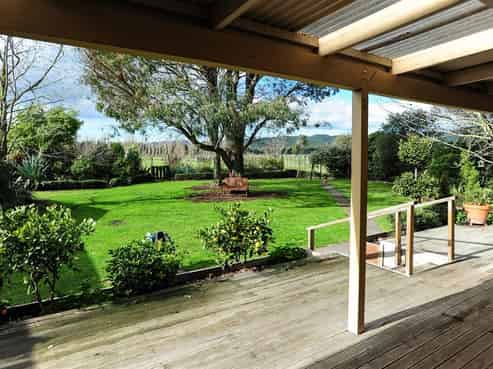 37 Mutiny Road, Pakipaki