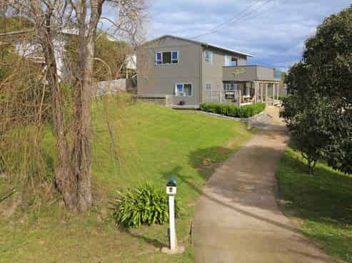 4 Tetley Road, Surfdale