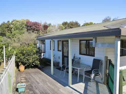 10 Prior Road, Parapara