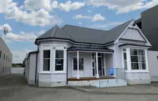 Calling Victoria St Retailers