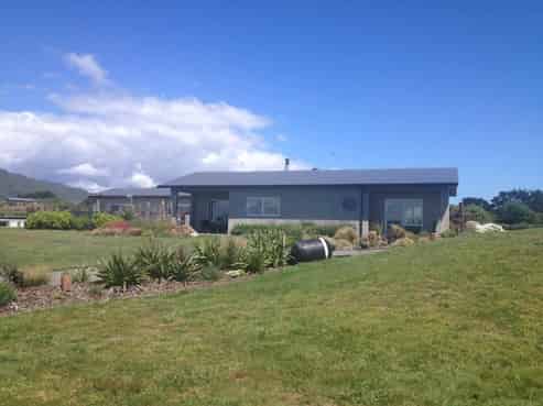 14 Pairuku Lane, Peka Peka