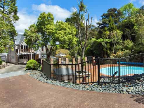 110 Attwood Road, Paremoremo