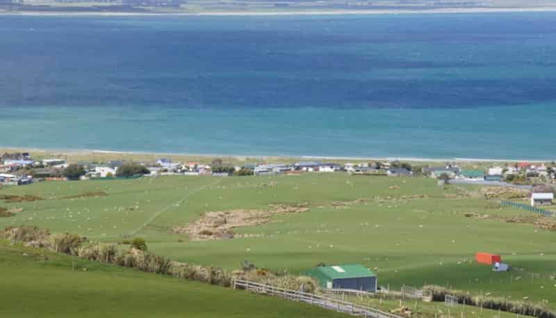 90 Richard Street, Riverton