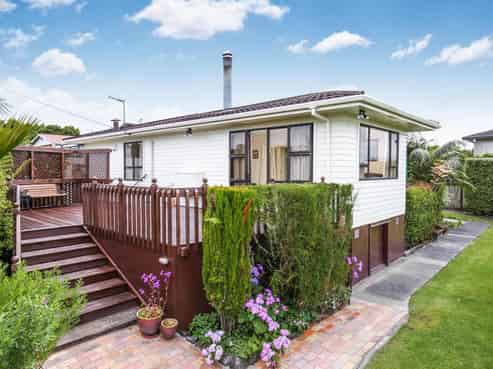 202 Royal Road, Massey