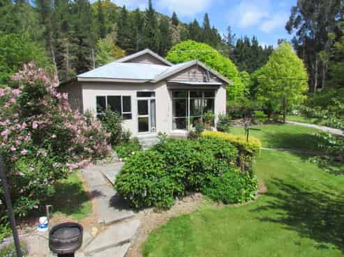 5280 Ettrick-raes Junction Road, Ettrick