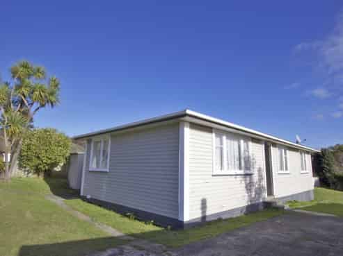 36 Waihora Crescent, Waitangirua