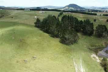 60 Gomez Road, Hikurangi