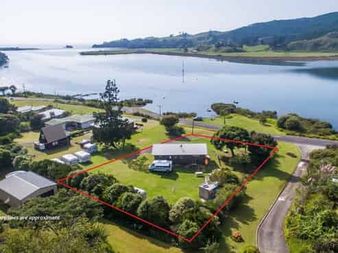 269 Opoutere Road, Opoutere