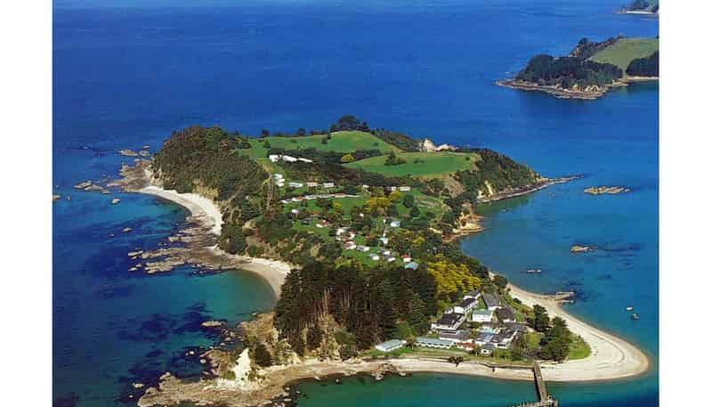 1 Pakatoa Island, Pakatoa Island