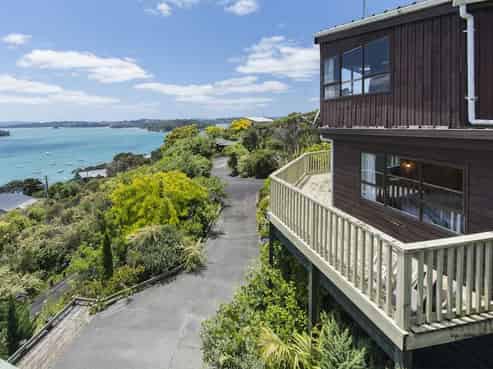 6 Barr Road, Mahurangi West
