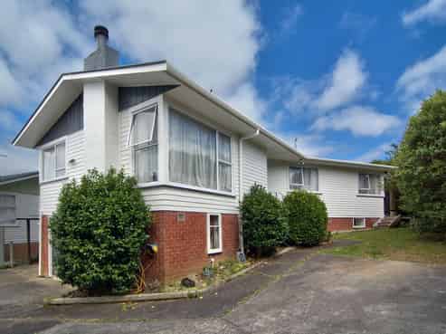 75 La Rosa Street, Green Bay