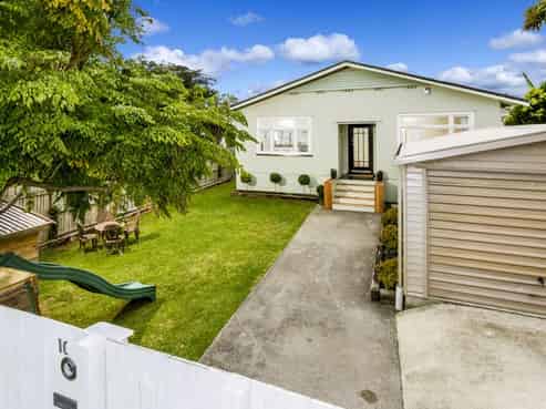 1C Rutherford Street, Belmont