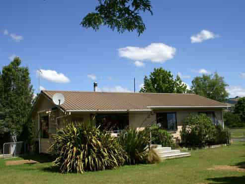 18 Totara Street, Tapawera