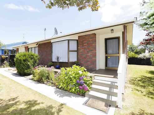 2A Saint Lukes Place, Bader