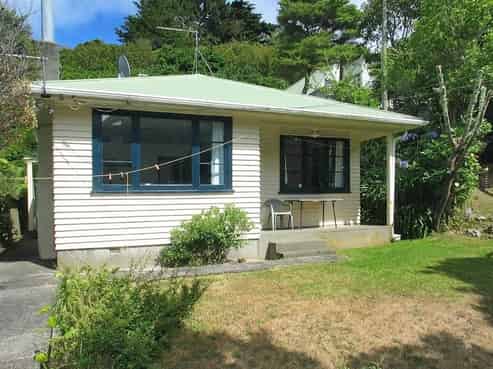 65 Airlie Road, Plimmerton