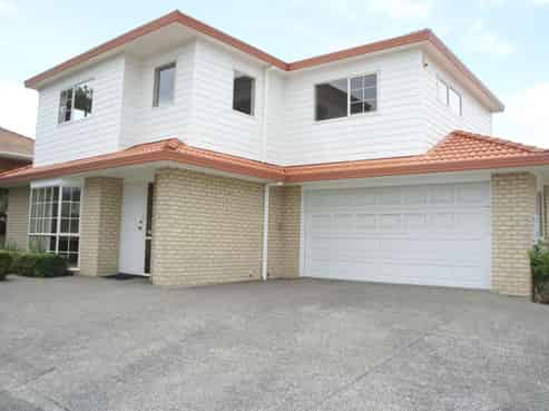 11B Oakridge Way, Northpark