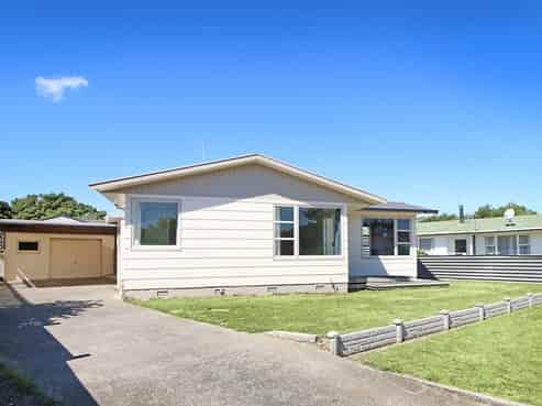 49 Kimberley Grove, Westbrook