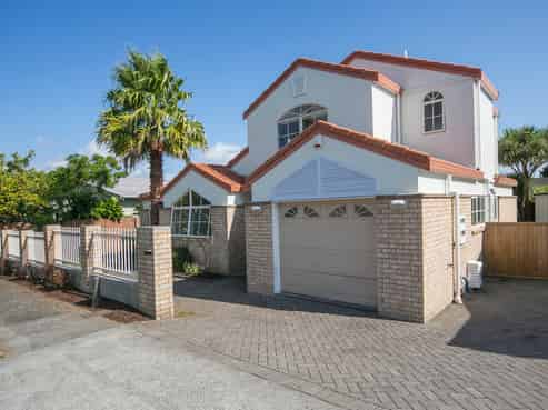 22A Woodward Road, Mount Albert