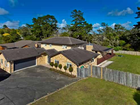 42 Shelter Drive, Greenhithe